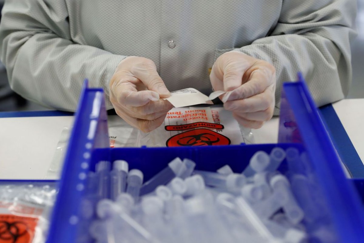 Brasil registra 179,7 mil mortes por coronavírus