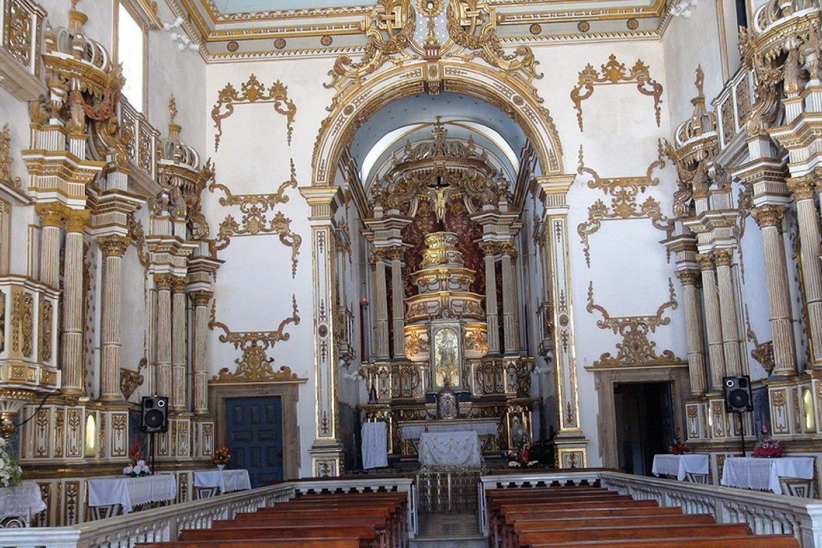 Santa Luzia recebe homenagens em Igreja no bairro do Comércio, em Salvador