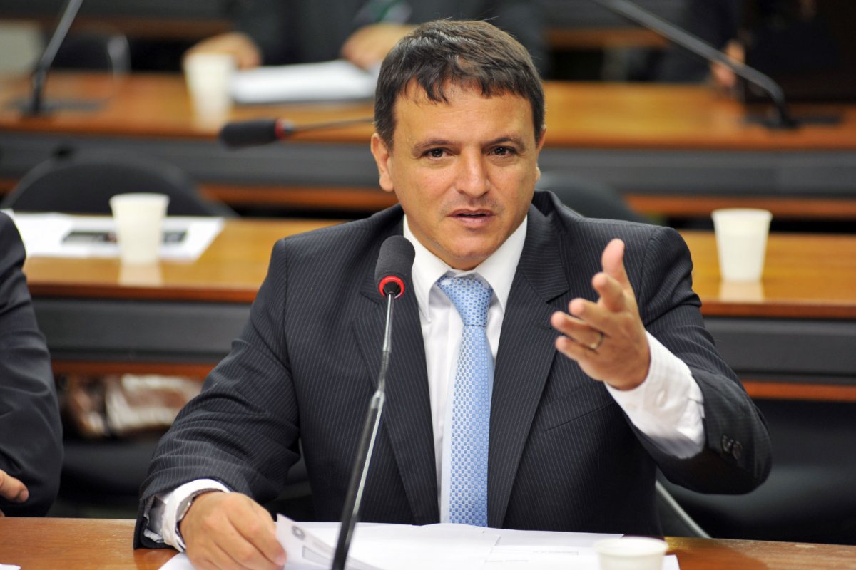 PEC emergencial ficará para 2021, afirma relator