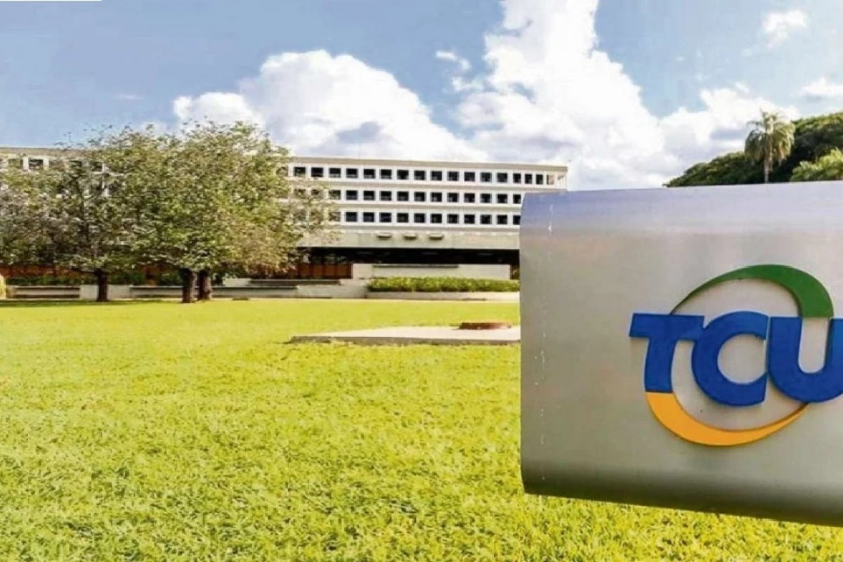 TCU suspende julgamento que analisa "bônus de eficiência" da Receita