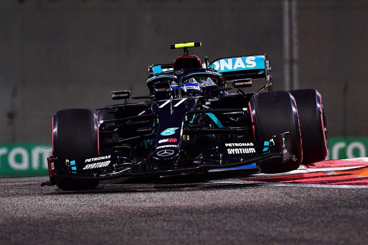 Bottas supera Hamilton no 2º treino para o GP de Abu Dhabi 