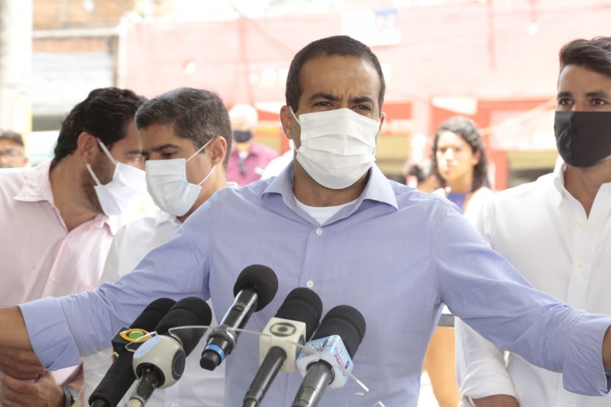 "Tô aí tomando ivemerctina" afirma Bruno Reis