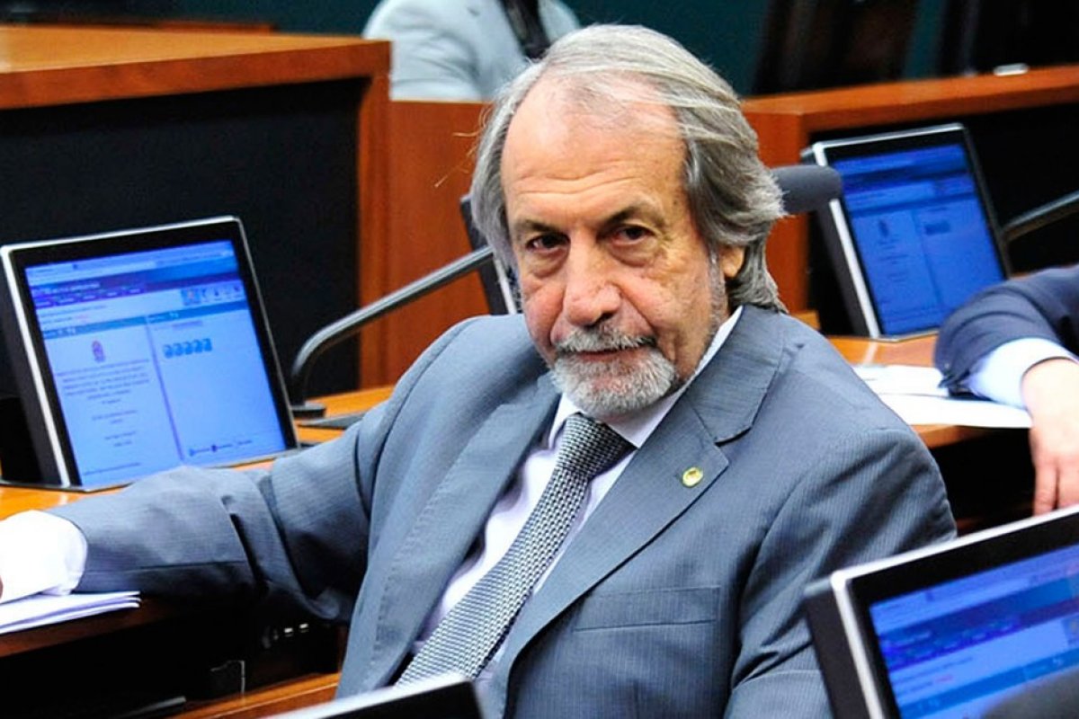 Morre aos 80 anos o ex-deputado federal Cadoca, devido a complicações da Covid-19