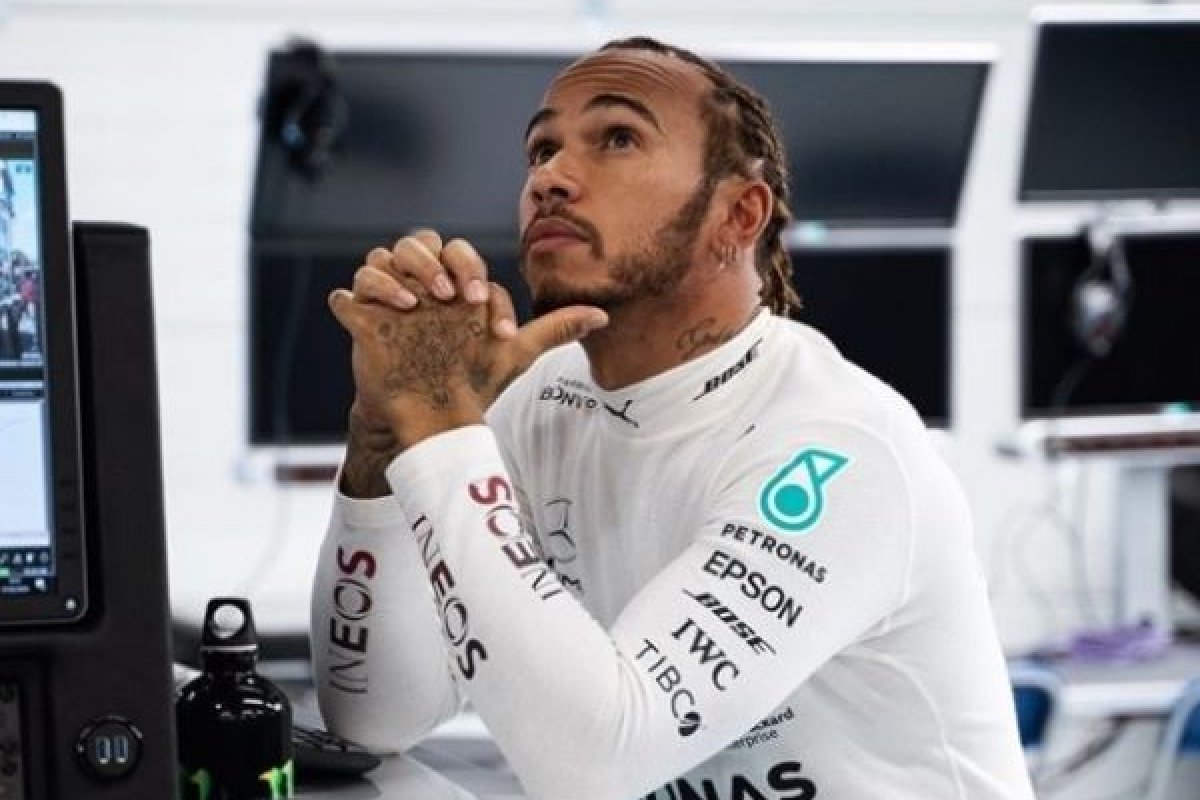 Não estou 100%, ainda tenho alguma sensação nos pulmões, diz Lewis Hamilton