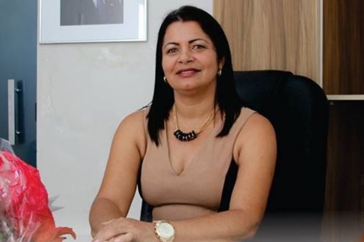 Justiça pune prefeita de Caatiba