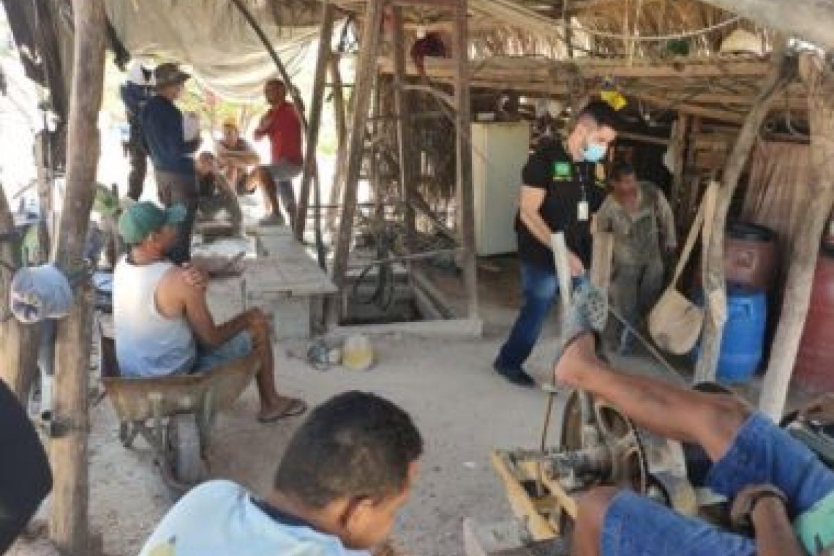 Ação resgata 25 pessoas em condições de escravidão em garimpos em Sento Sé