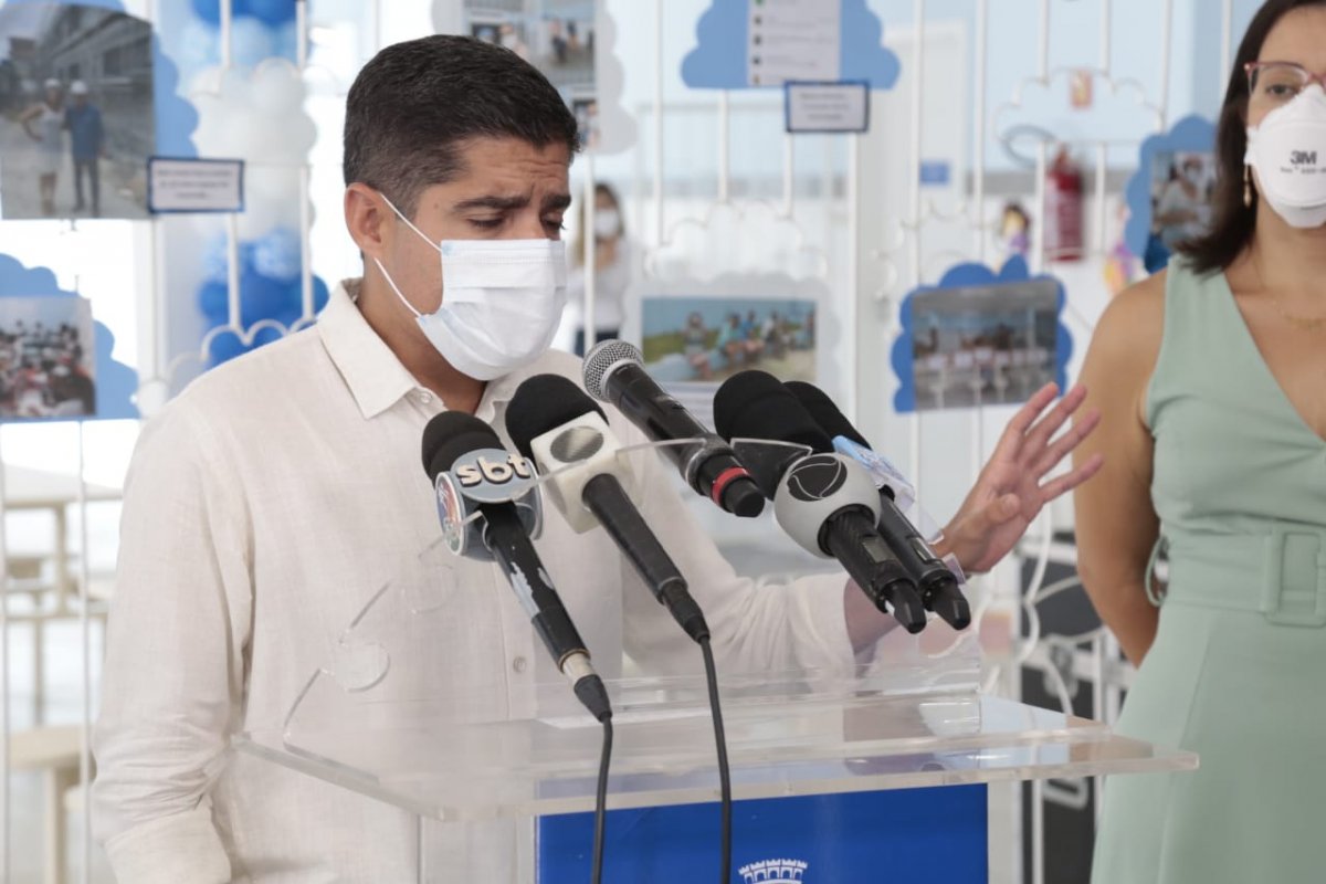 "Invejosos, do mal", diz Neto sobre críticas à casamento em meio à pandemia