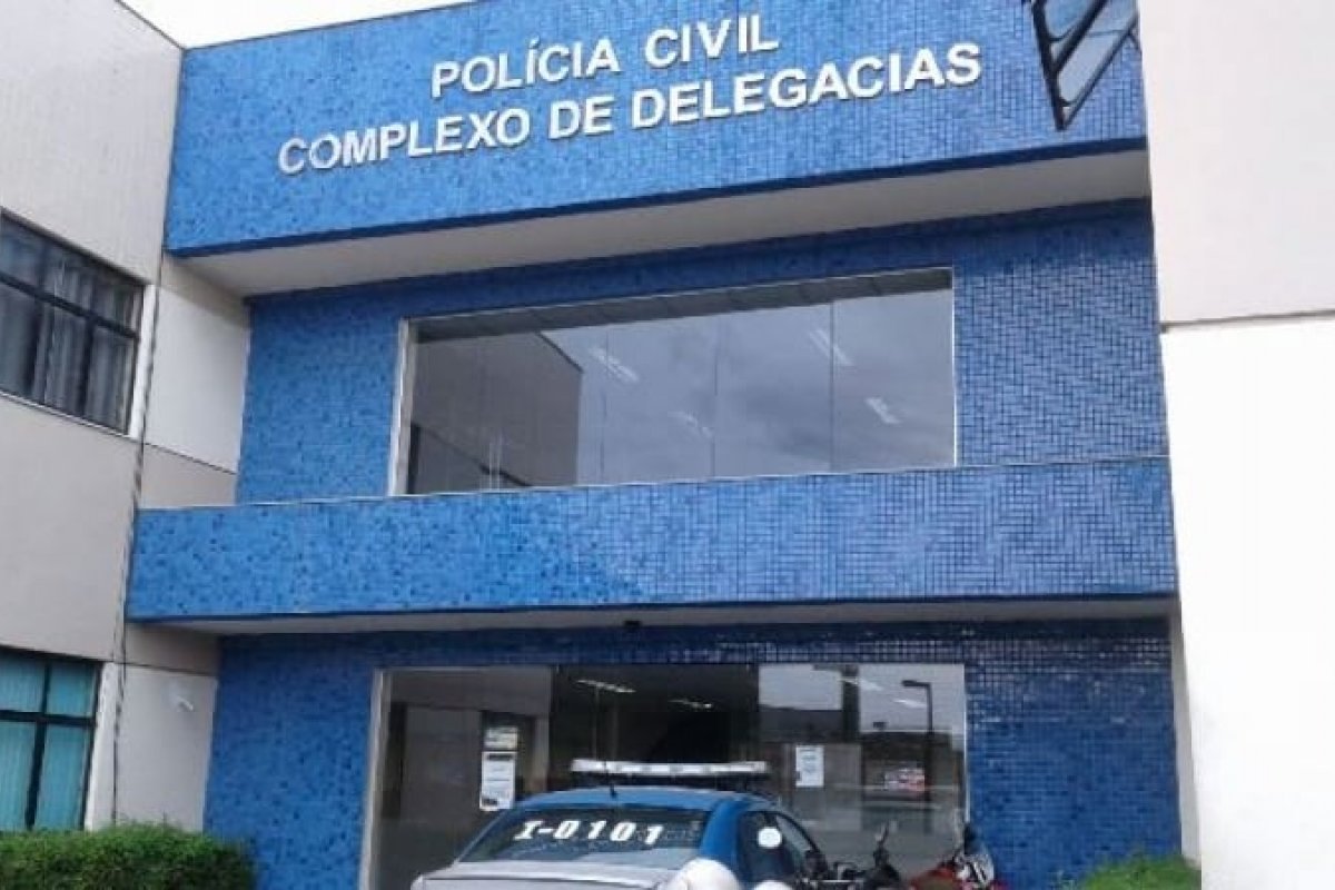Homem é morto a tiros em Feira de Santana e enteada de 12 anos fica ferida