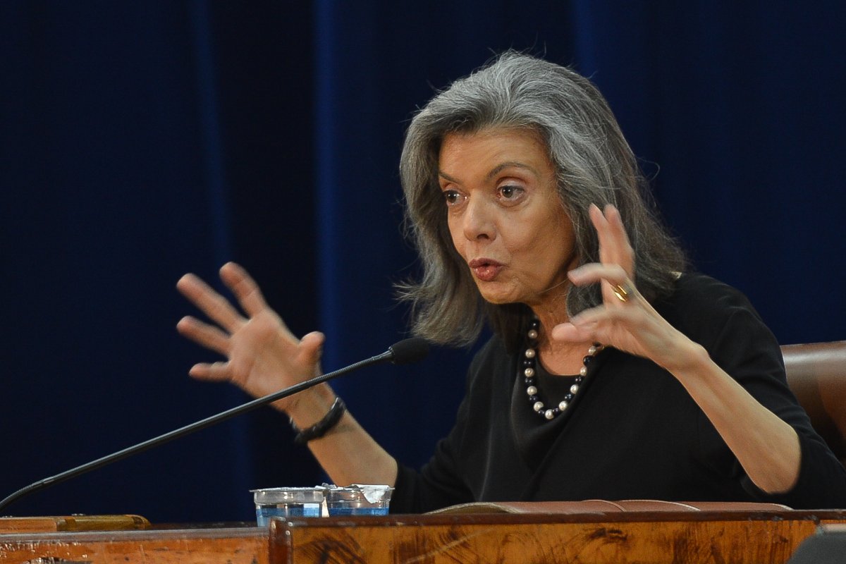 Carmém Lúcia dá 24h para Abin explicar relatórios de ajuda para Flávio Bolsonaro