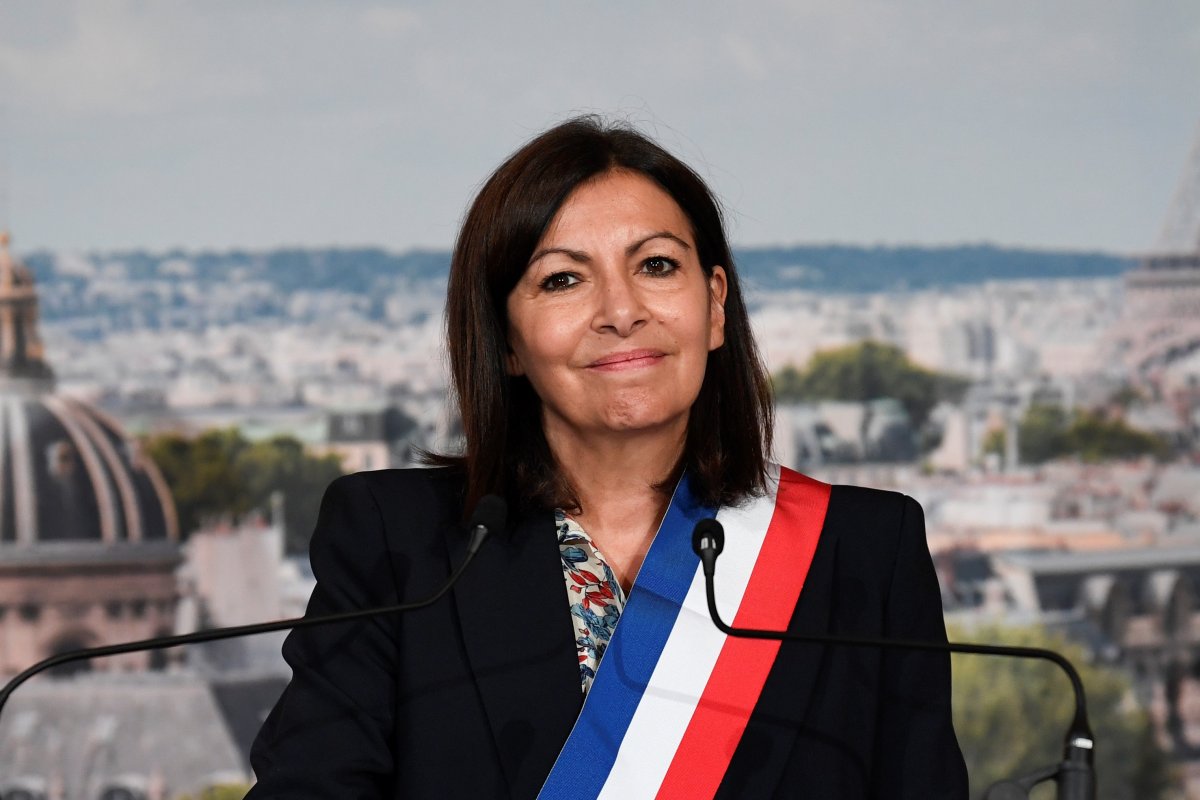 Prefeitura de Paris é multada por contratar muitas mulheres