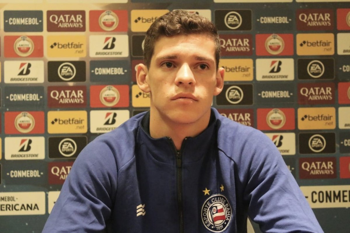 Volante do Bahia diz que para avançar na Sul-Americana é preciso “fazer diferente"