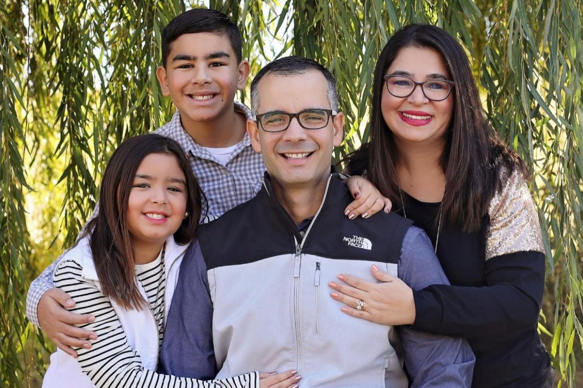 Exclusivo: Médico baiano é um dos primeiros a tomar a vacina contra Covid-19 nos EUA