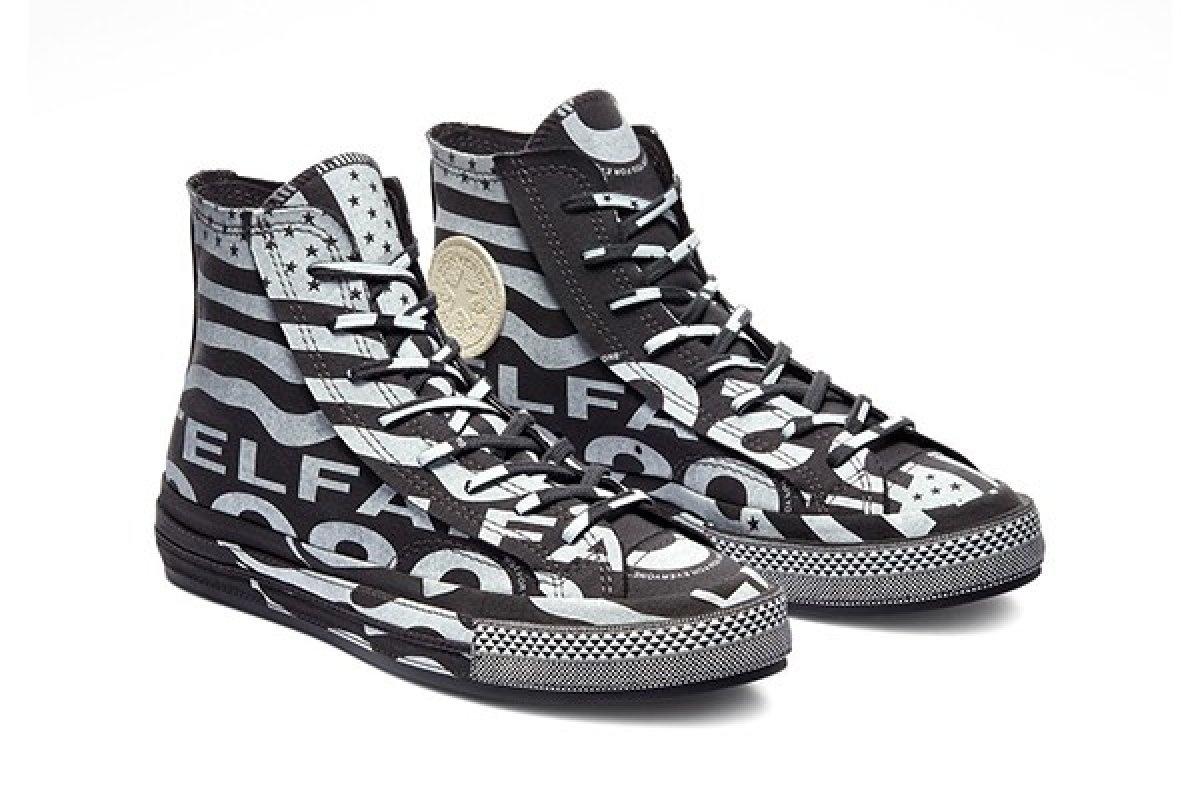 Finalmente os tênis da parceria entre a Converse e a Telfar chegaram às lojas
