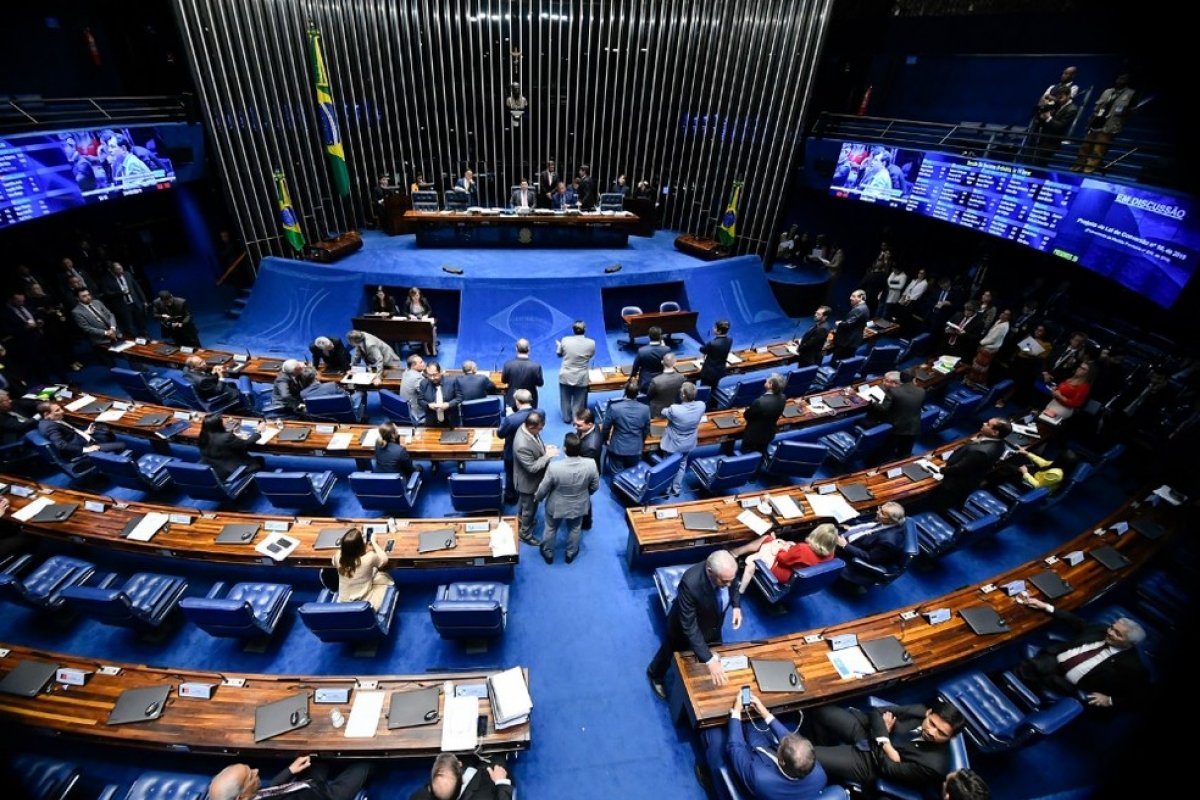 Senado aprova projeto de apoio a estados endividados
