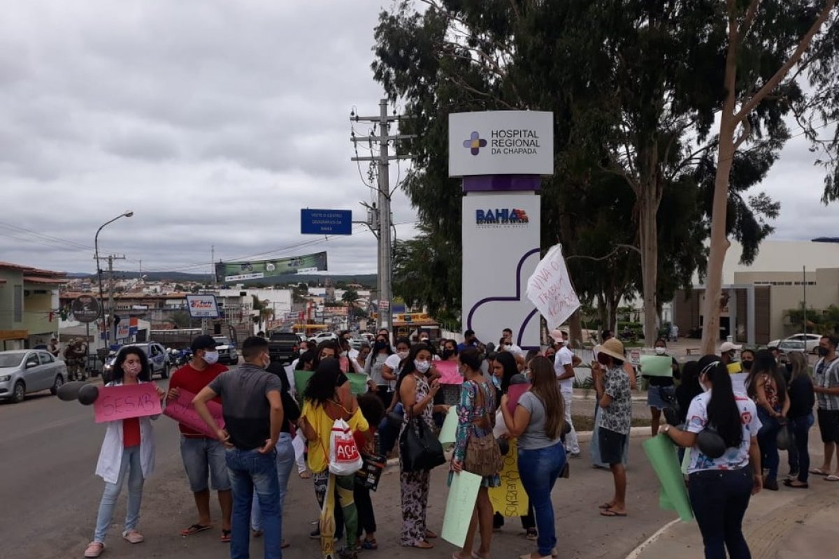 Funcionários do Hospital Regional da Chapada fazem protestos contra atraso nos salários