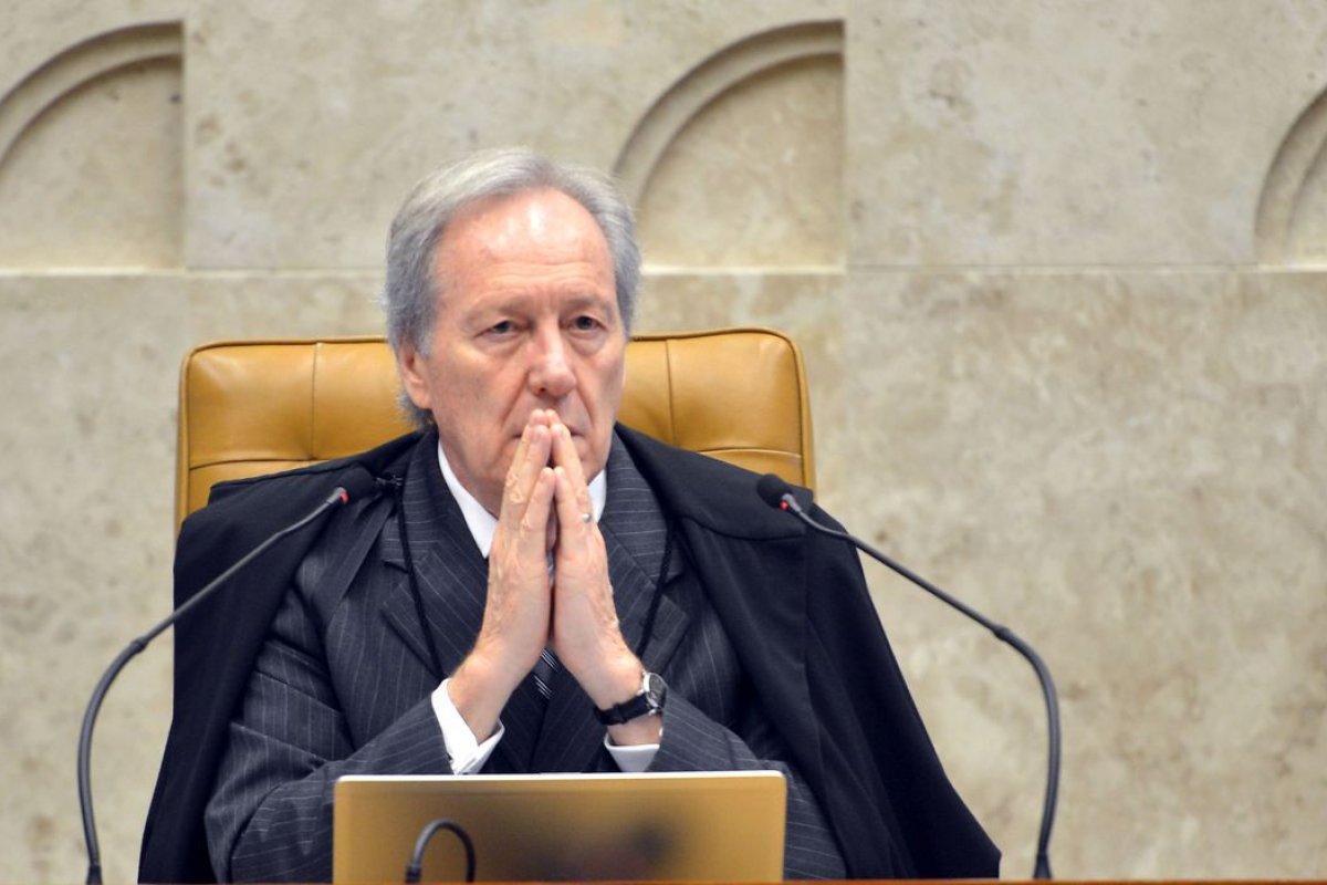 Covid-19: Lewandowski quer impor restrições a quem não se vacinar