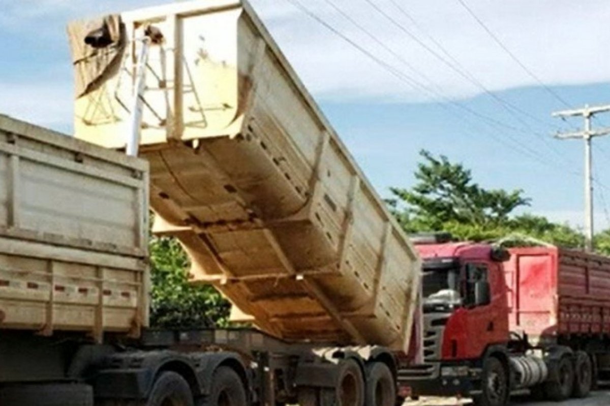 Motorista morre eletrocutado enquanto limpava caminhão na Bahia