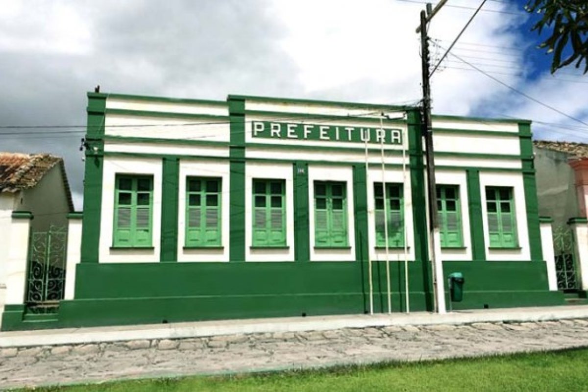 Câmaras de três cidades da Bahia aprovam aumento de salários de prefeitos e vices