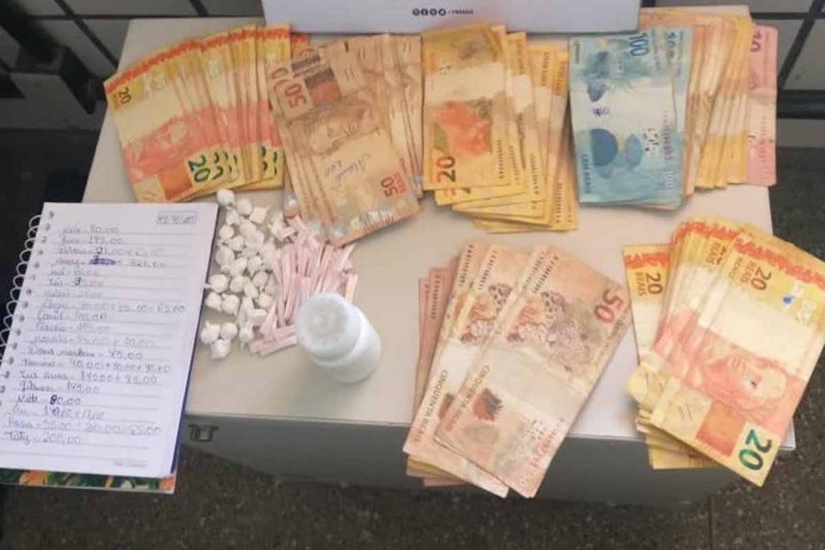 Suspeito de tráfico de drogas é preso com mais de R$ 5 mil no sul da Bahia