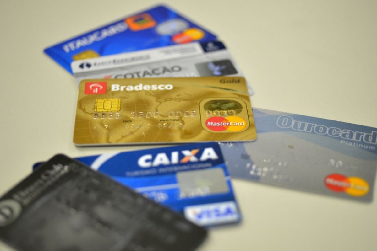 MP ajuíza ação contra administradora de cartões de crédito em razão de cobranças indevidas