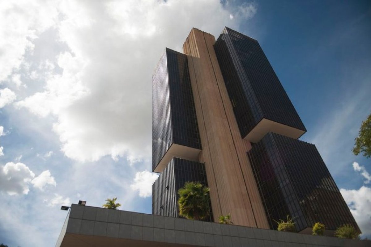 Banco Central prevê tombo de 4,4% do PIB em 2020