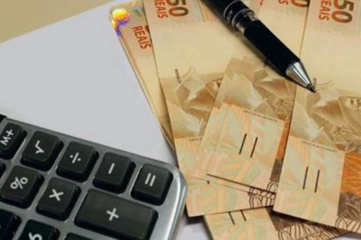 Pagamento de servidores públicos estaduais vai injetar de R$ 4,26 bilhões na economia baiana