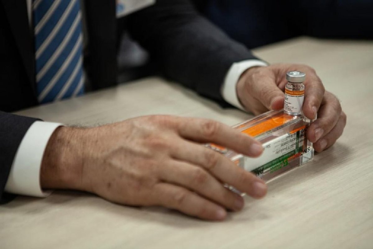 Governo de SP pedirá uso emergencial da Coronavac à Anvisa