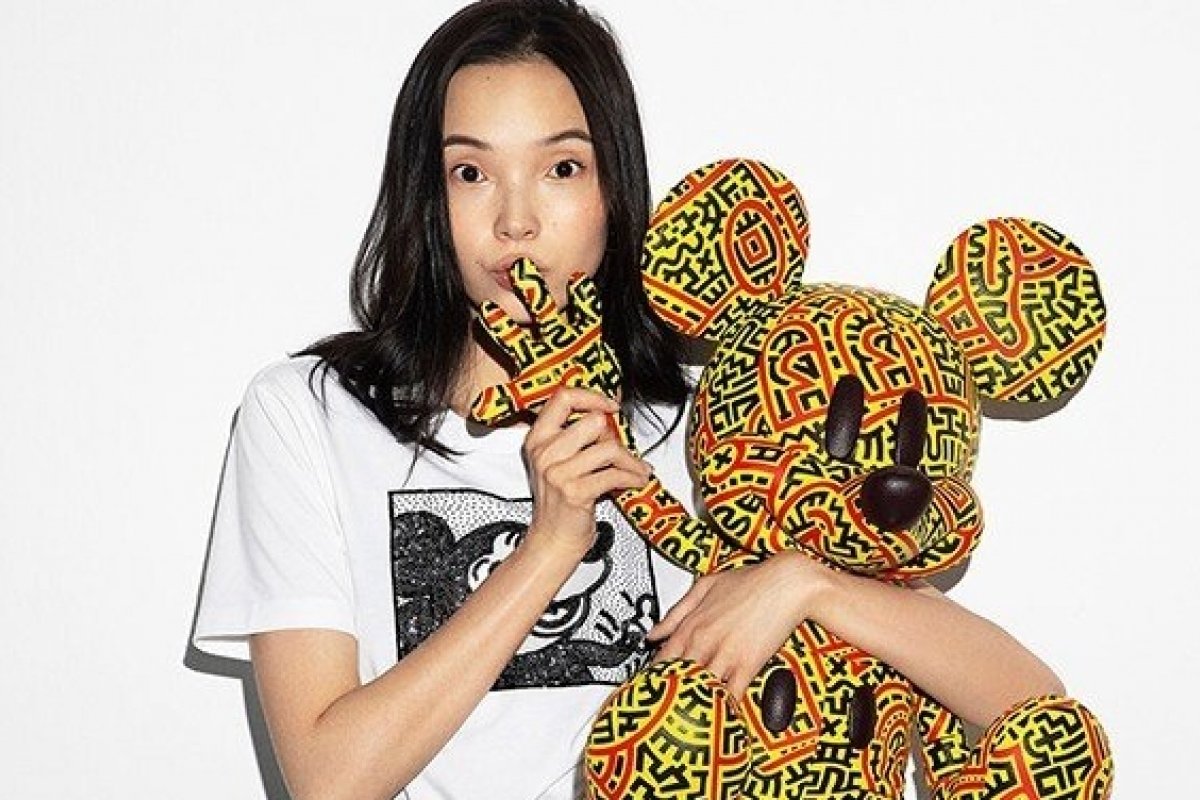 Coach lança coleção especial com estampas de Mickey Mouse e Keith Haring