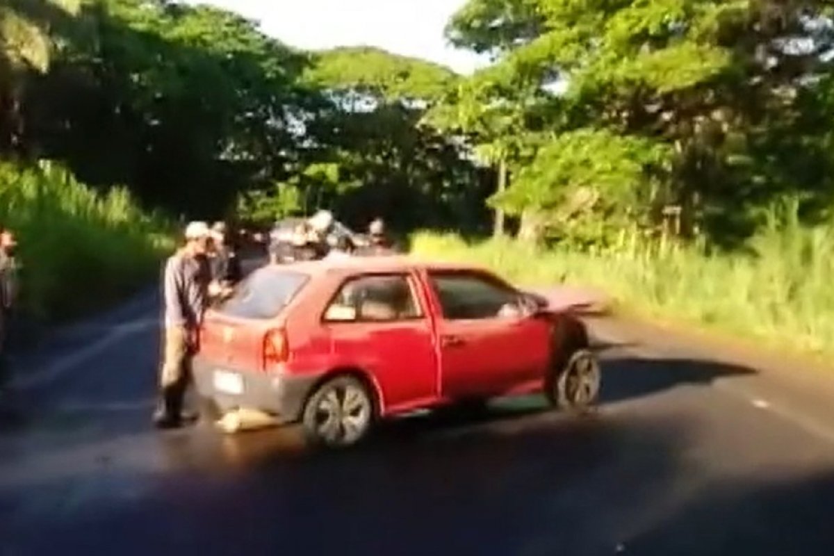 Quatro pessoas ficam feridas após batida de carros no sul da Bahia