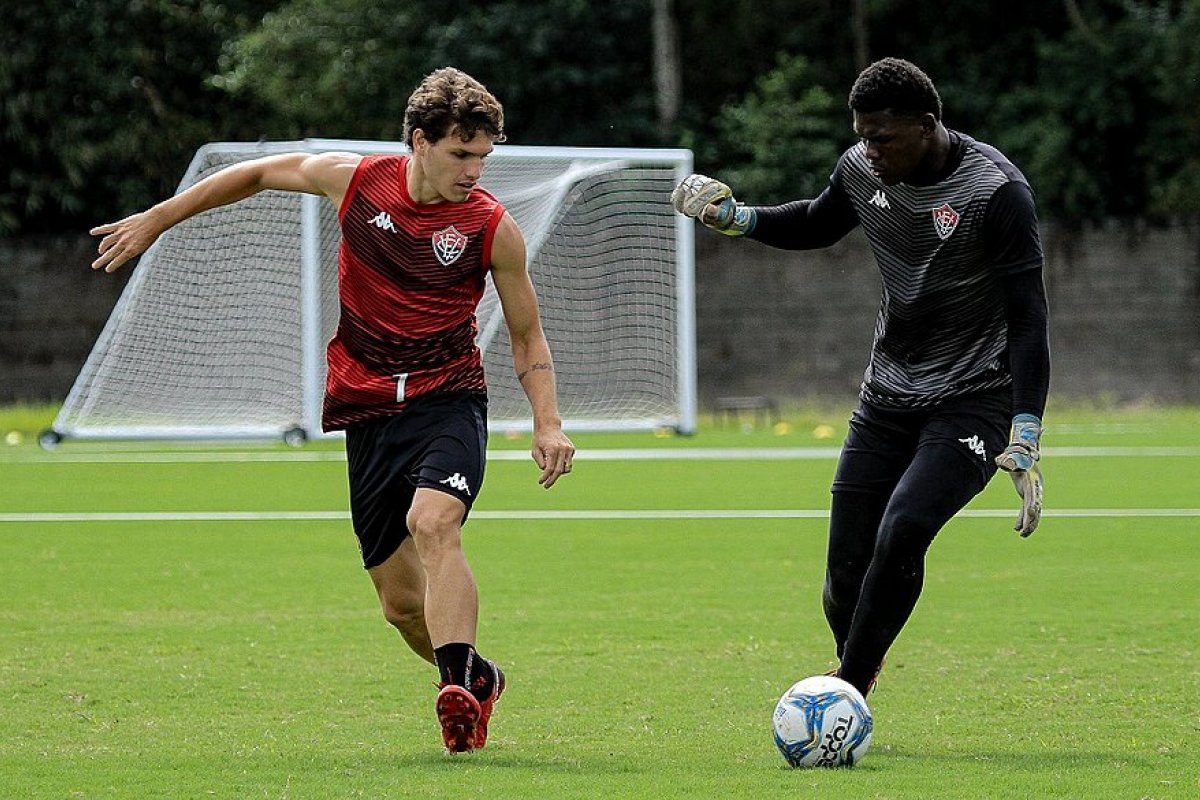 Em busca do segundo triunfo consecutivo e aumentar distância do Z-4, Vitória visita lanterna Oeste