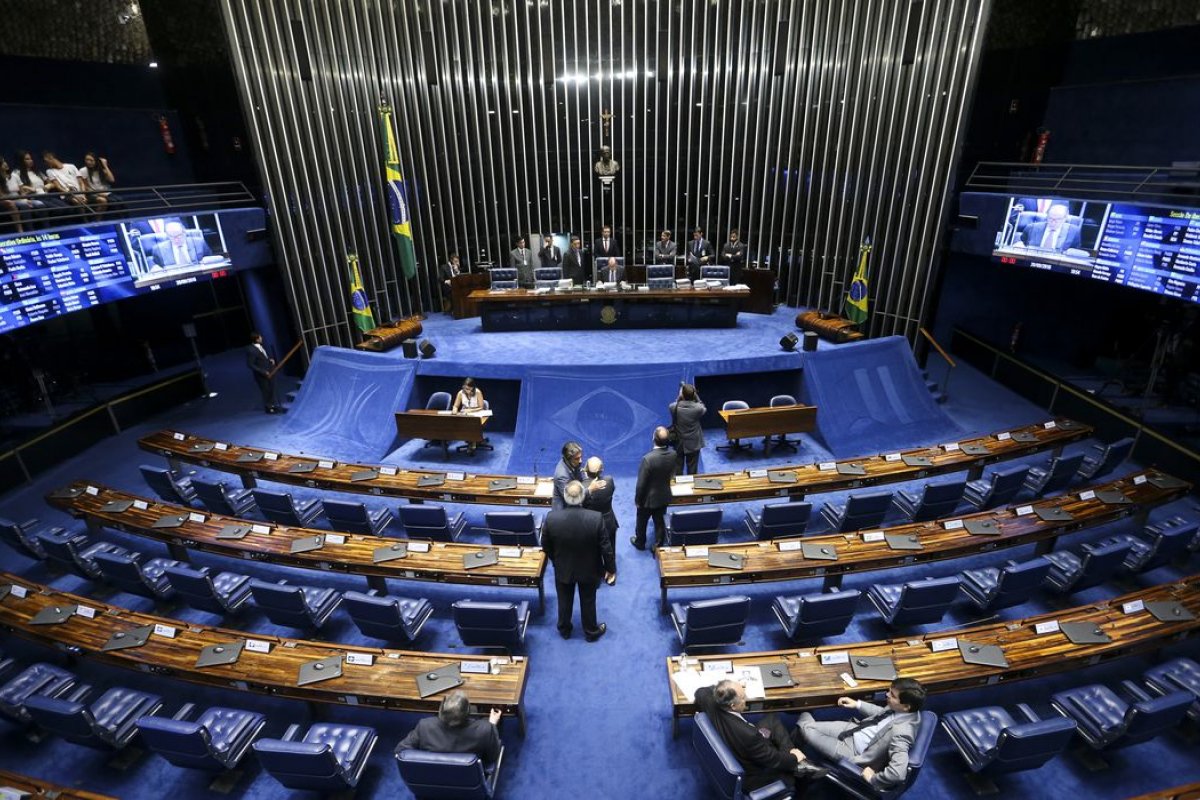 Senado pagou cursos de até R$ 200 mil para servidores no Brasil e na Europa, revela levantamento
