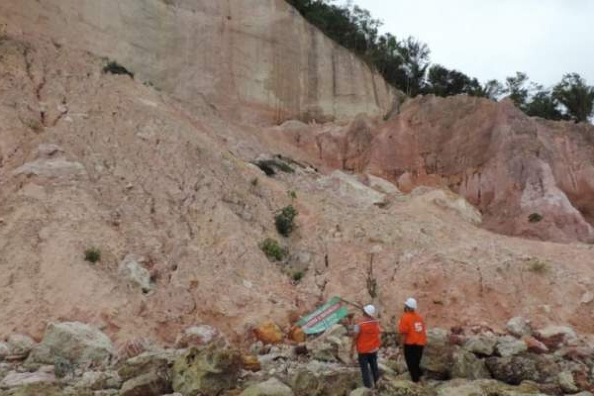 Falésia em Morro de São Paulo tem alerta para risco de deslizamento, alerta Defesa Civil