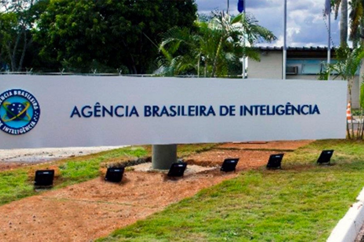 Abin nega produção de relatório para ajudar na defesa de Flávio Bolsonaro