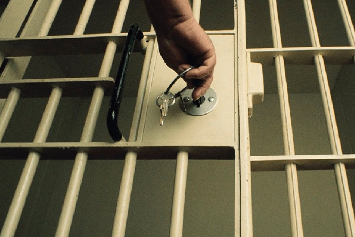 Dia dos Pais é marcado com "saidinha" de detentos