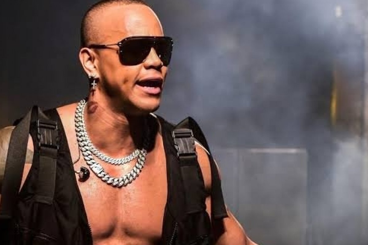 Lexa se despede do "TVZ" e Léo Santana assume a temporada de verão