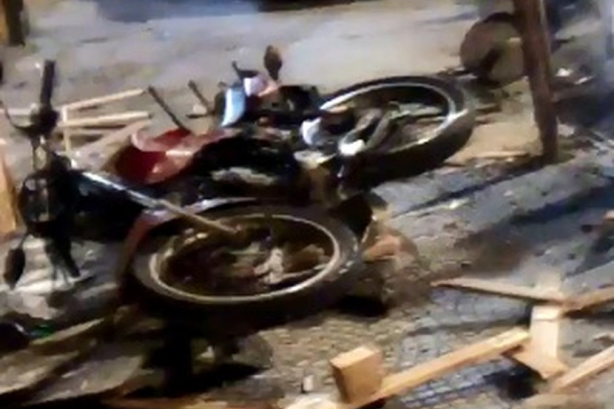 Mulher fica ferida após moto ser atingida por carro no bairro da Liberdade, em Salvador