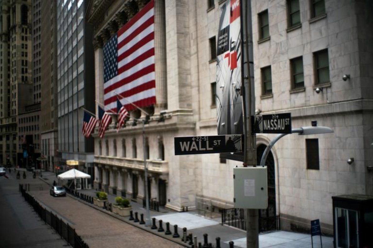 Trump sanciona lei que pode remover empresas chinesas das bolsas de valores americanas