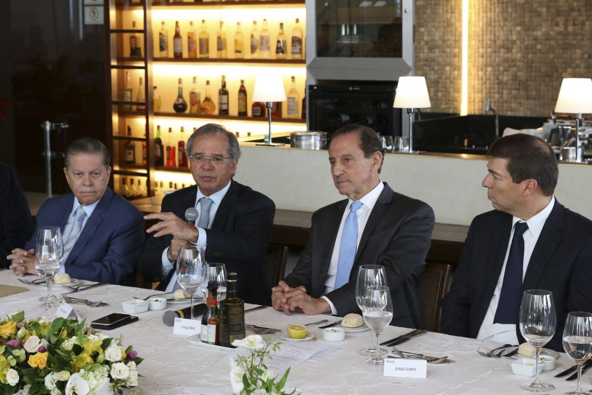 Reforma da Previdência deve ser aprovada em no máximo 3 meses, diz Guedes