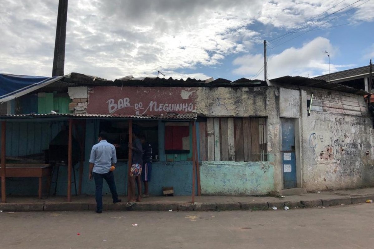 Homem morre após cair e bater a cabeça em sarjeta em Manaus