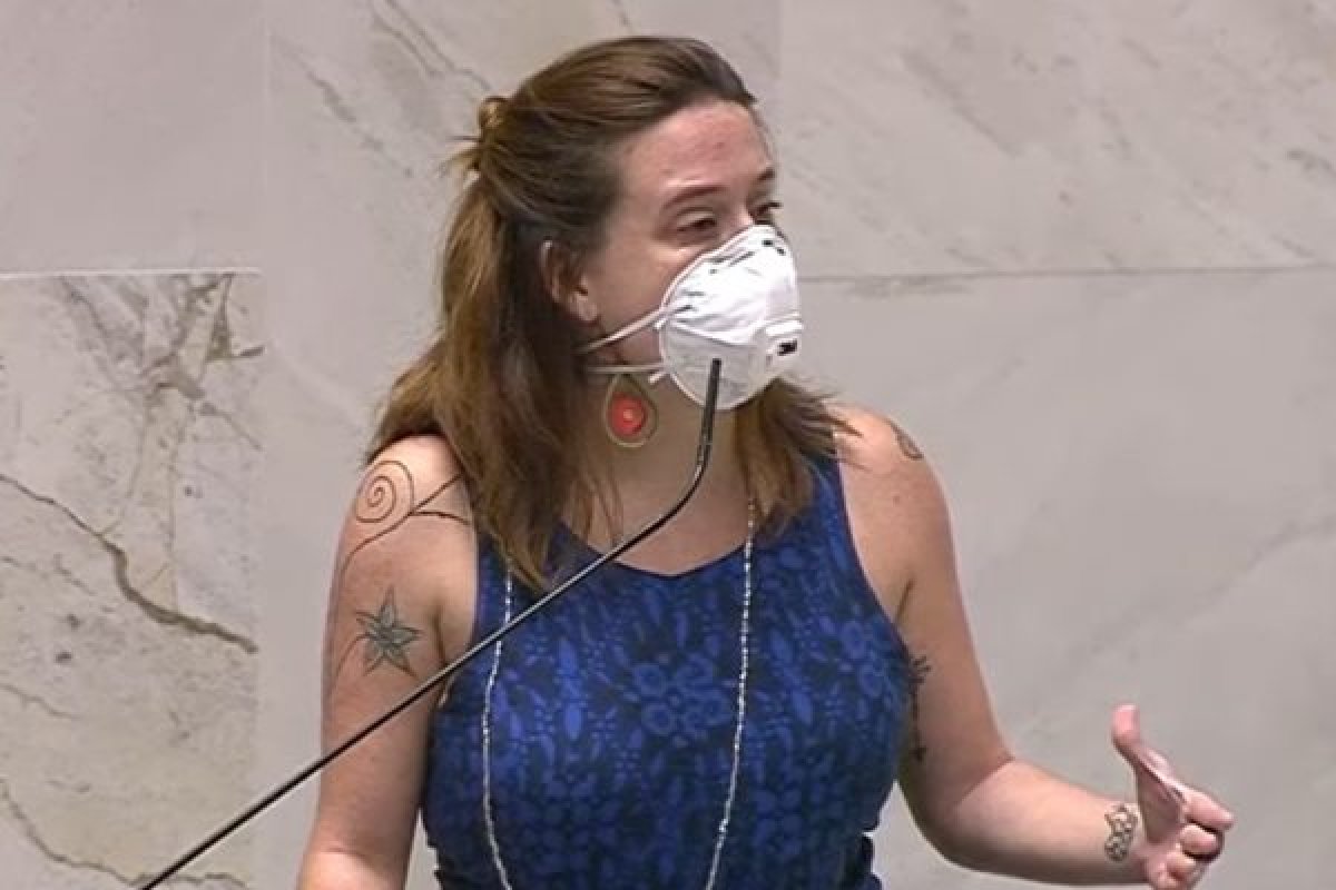 MP abrirá investigação contra deputado Fernando Curry por assédio sexual em Isa Penna