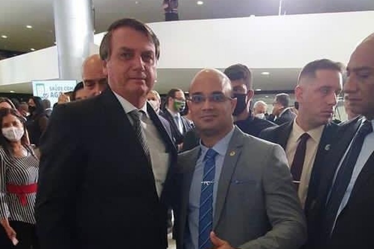 Deputado baiano pede à Bolsonaro intervenção na segurança pública da Bahia