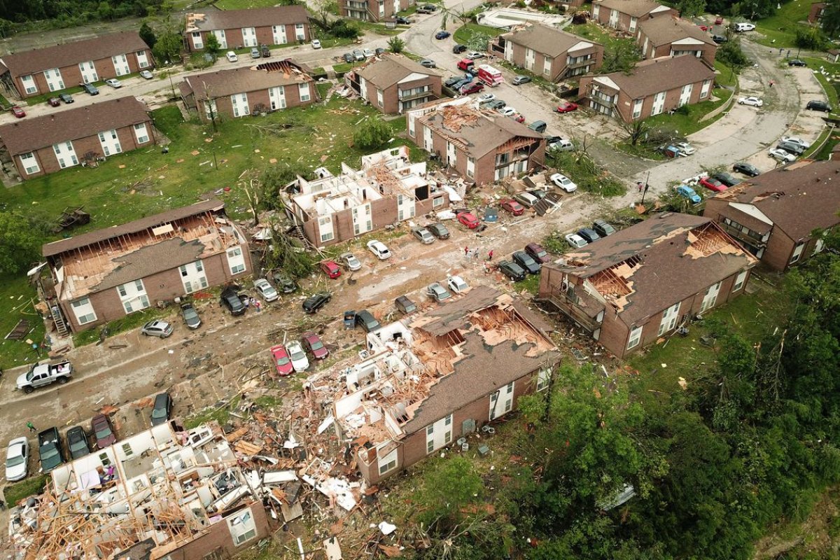 Tornado deixa pelo menos três mortos e vários feridos nos EUA