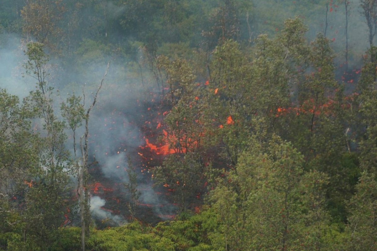 Vulcão entra em erupção e causa terremoto no Havaí
