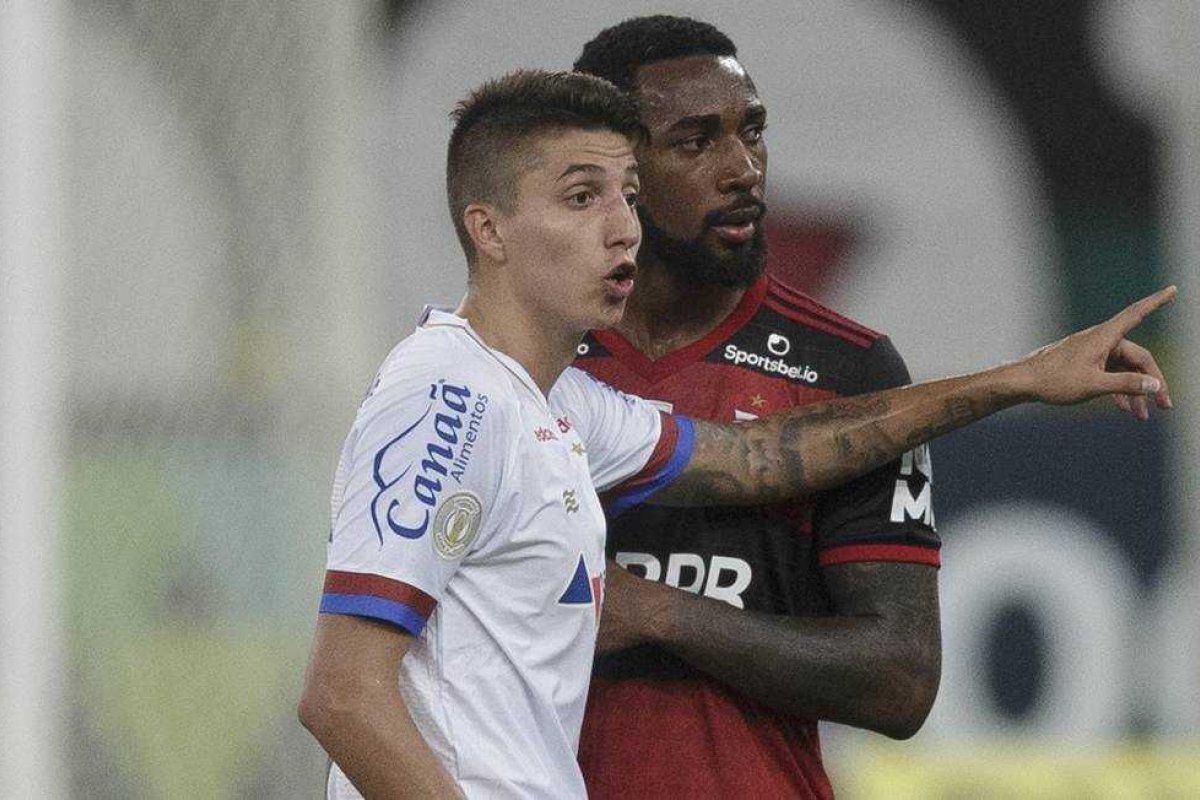 Ramírez, Mano e árbitro são intimados a dar depoimento sobre caso de injúria racial