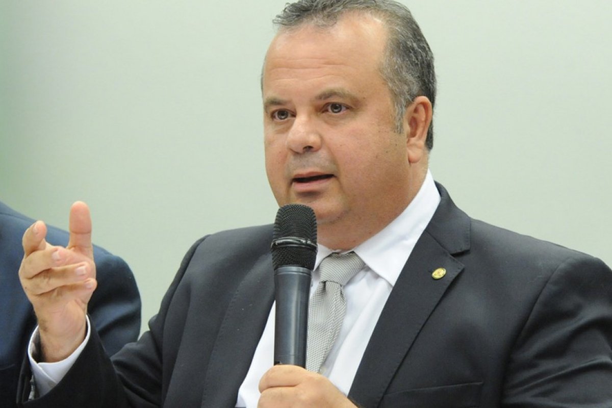 Marinho diz que governo deve reafirmar que não pode extrapolar gastos previstos no orçamento