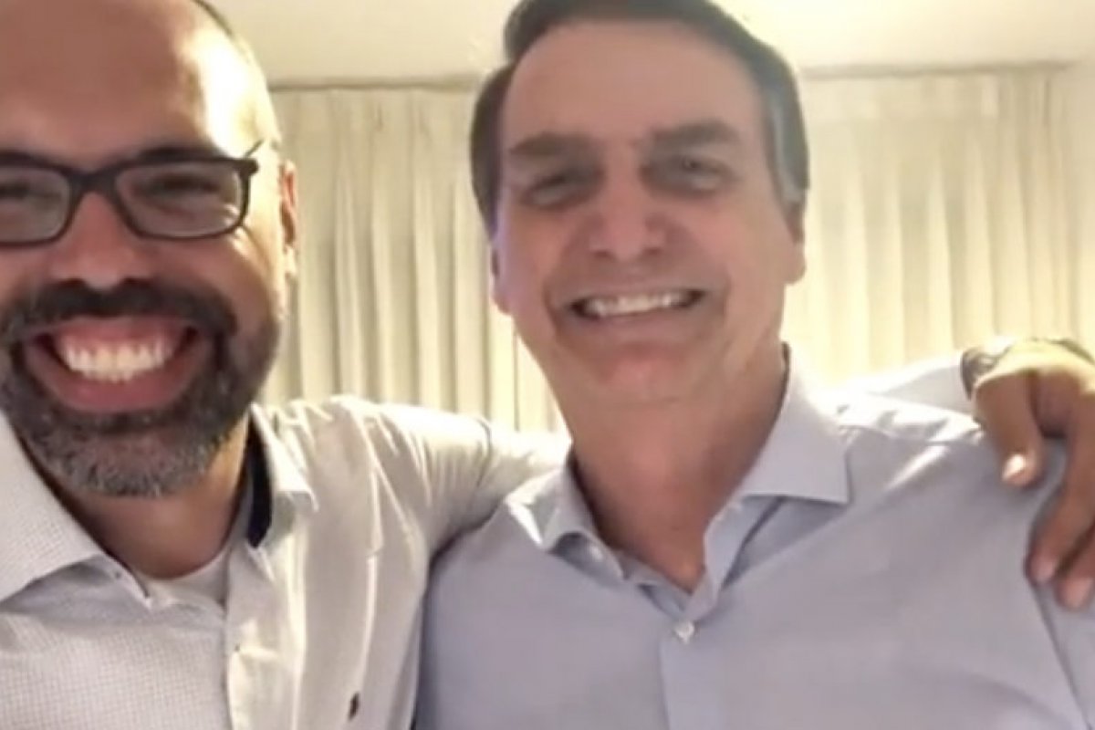 "Decepcionado", afirma o Allan dos Santos sobre Bolsonaro