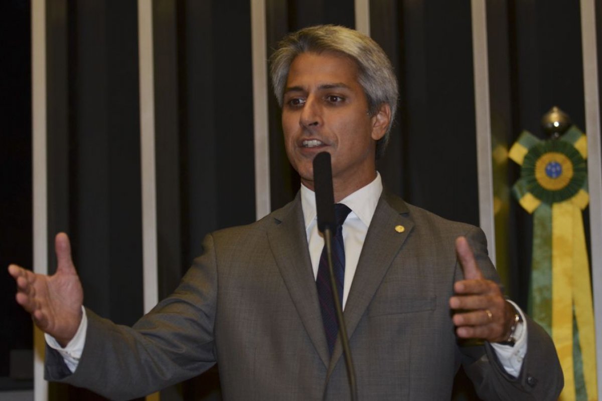 Projeto aprovado na Câmara prevê ampliação de serviços públicos digitais