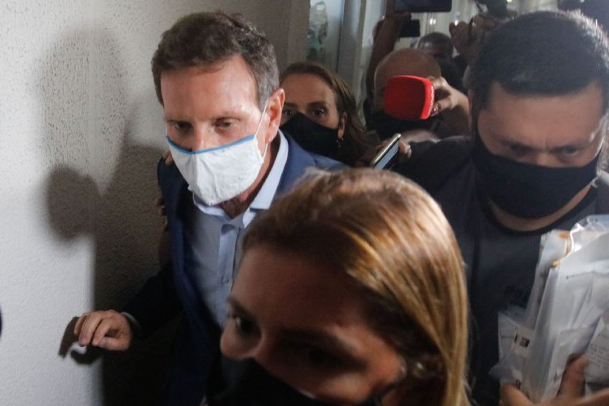 STJ determina que prisão domiciliar de Crivella terá tornozeleira, telefone cortado e vistorias