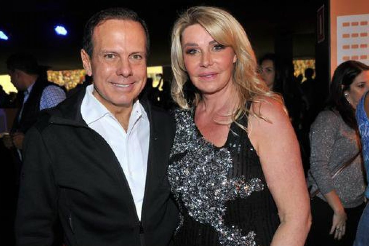 Doria viaja para Miami com esposa após decretar fase vermelha em São Paulo