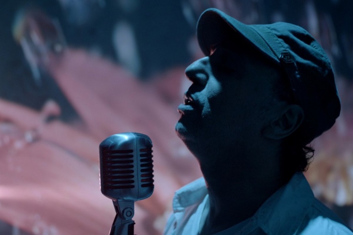 Sai do forno o novo clipe de Zeca Baleiro